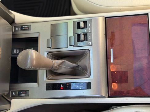 Used 2011 Lexus GX 460 image 25