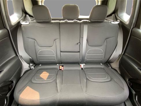 Used 2022 Jeep Renegade Latitude w/ Convenience Group AWD/4WD image 14