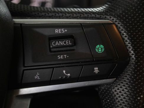 Used 2023 Mitsubishi Outlander SE image 11