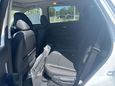 New 2026 Nissan Pathfinder SL image 9