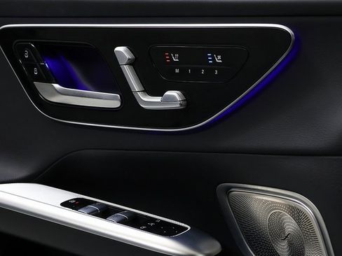 Certified 2024 Mercedes-Benz GLC 300 4MATIC image 24