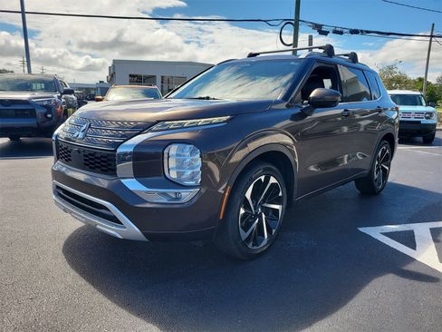 Used 2022 Mitsubishi Outlander SEL image 4