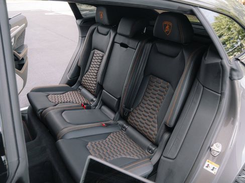 Used 2021 Lamborghini Urus image 35