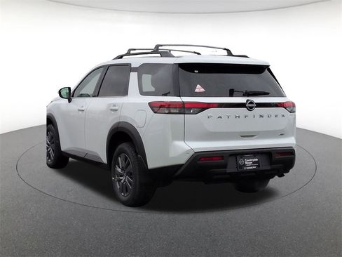 New 2025 Nissan Pathfinder SV image 7