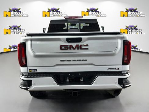 Used 2022 GMC Sierra 2500 AT4 w/ AT4 Preferred Package AWD/4WD image 6