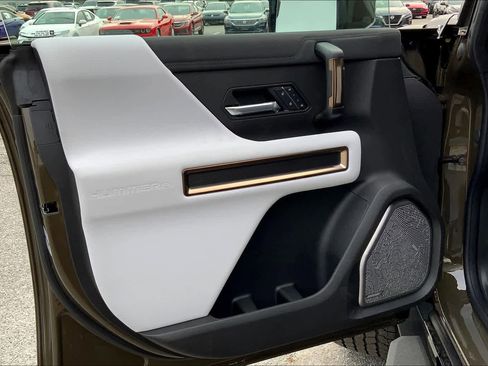 New 2025 GMC Hummer EV 2X image 10