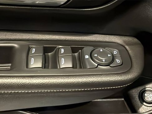 Used 2022 GMC Terrain Denali image 24