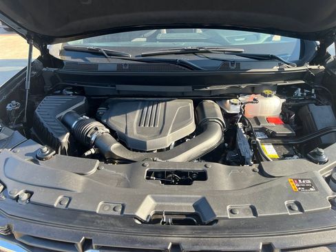 Used 2025 GMC Acadia Elevation image 27