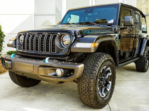 Used 2024 Jeep Wrangler Unlimited Rubicon 4xe AWD/4WD image 8