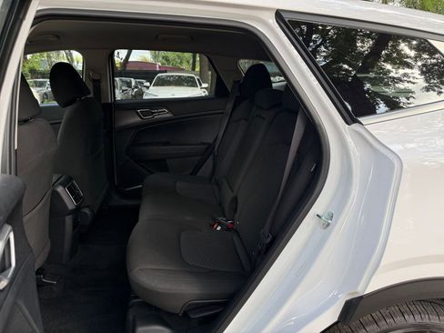 Used 2025 Kia Sportage LX image 35