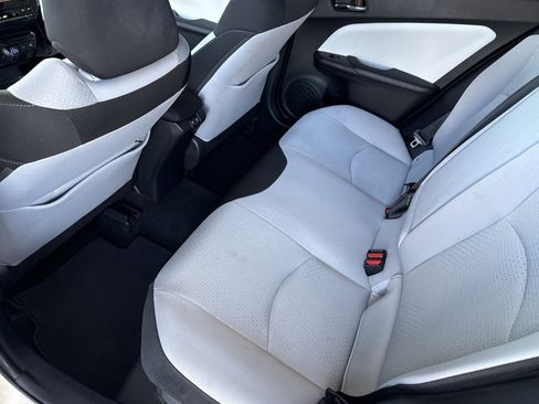 Used 2020 Toyota Prius LE w/ Carpet Mat Package AWD/4WD image 11