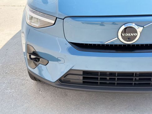 Certified 2023 Volvo XC40 Recharge Plus image 11