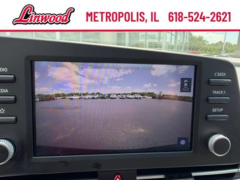 Used 2022 Hyundai Elantra SE FWD image 20