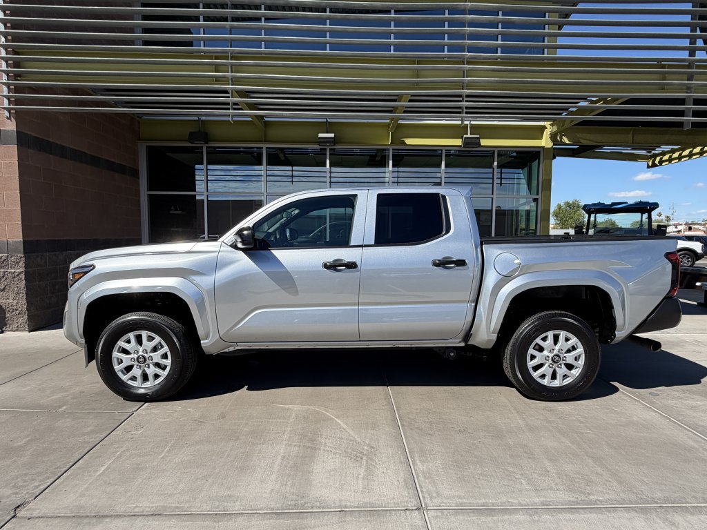 Used 2025 Toyota Tacoma SR RWD image 7