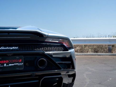 Used 2020 Lamborghini Huracan EVO RWD image 15