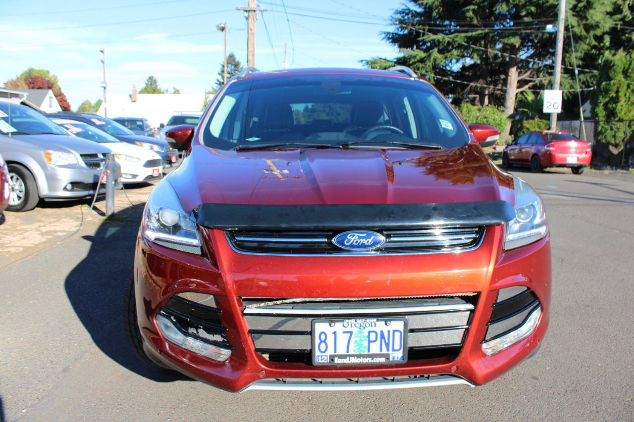 Used 2015 Ford Escape Titanium w/ Equipment Group 301A AWD/4WD image 2