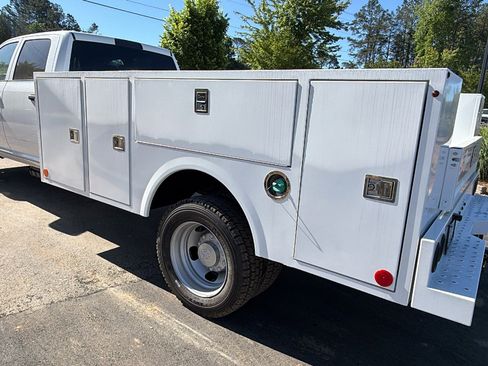 New 2026 RAM 5500 Tradesman w/ Chrome Appearance Group AWD/4WD image 10