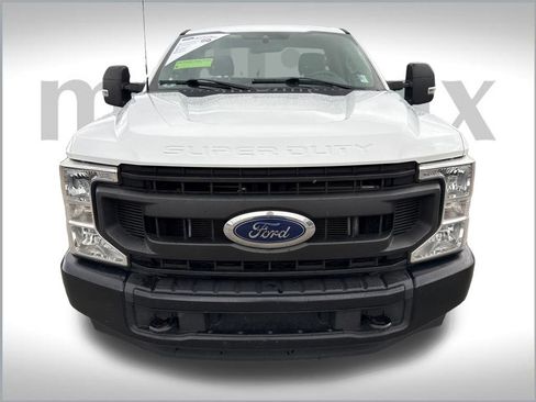 Used 2022 Ford F250 XL w/ Power Equipment Group image 11
