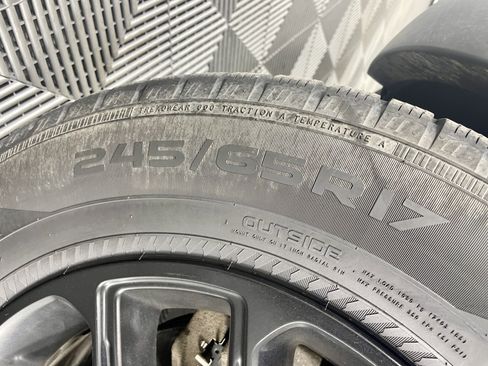 Used 2019 Jeep Cherokee Trailhawk w/ Cold Weather Group image 10