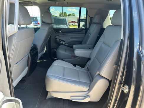 Used 2020 Chevrolet Suburban LT w/ Luxury Package AWD/4WD image 13