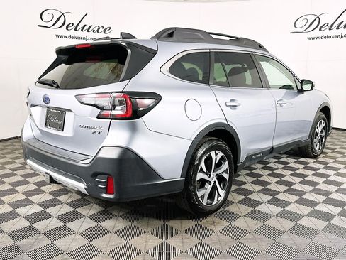 Used 2022 Subaru Outback Limited XT image 6