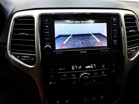 Used 2012 Jeep Grand Cherokee Laredo AWD/4WD image 21