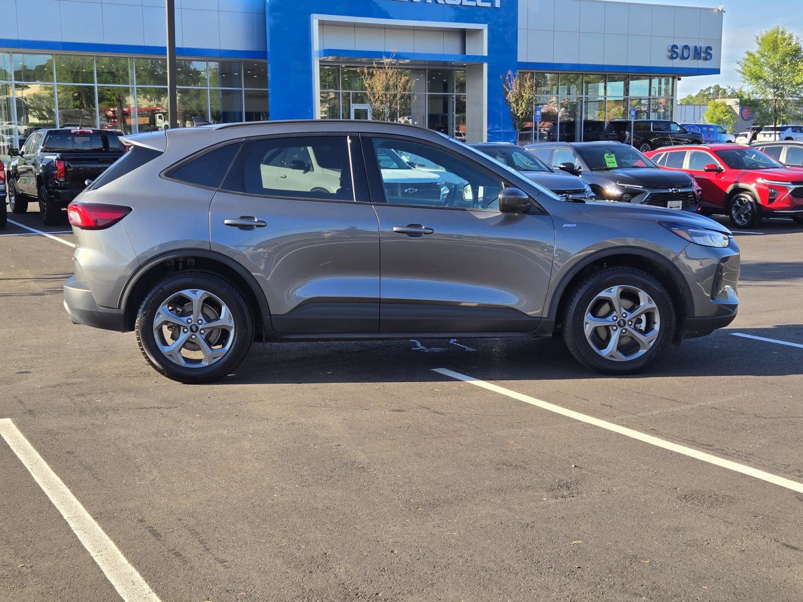 Used 2025 Ford Escape ST-Line Select AWD/4WD image 8