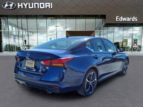 Used 2023 Nissan Altima 2.5 SR FWD image 7