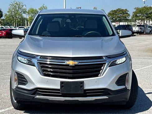 Used 2022 Chevrolet Equinox LT FWD image 2