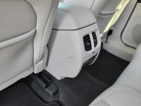 Used 2020 Jeep Cherokee Limited image 34