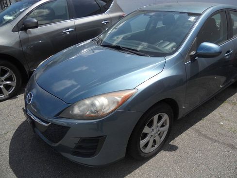 Used 2010 MAZDA MAZDA3 i Touring FWD image 1