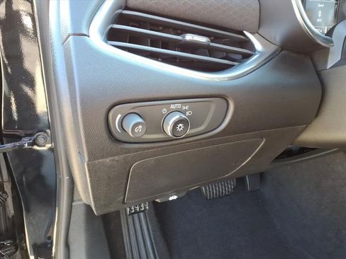 Used 2020 Chevrolet Malibu LT image 16