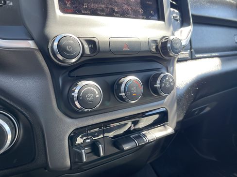 Used 2019 RAM 1500 Big Horn AWD/4WD image 19
