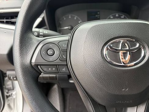 Used 2024 Toyota Corolla LE FWD image 5