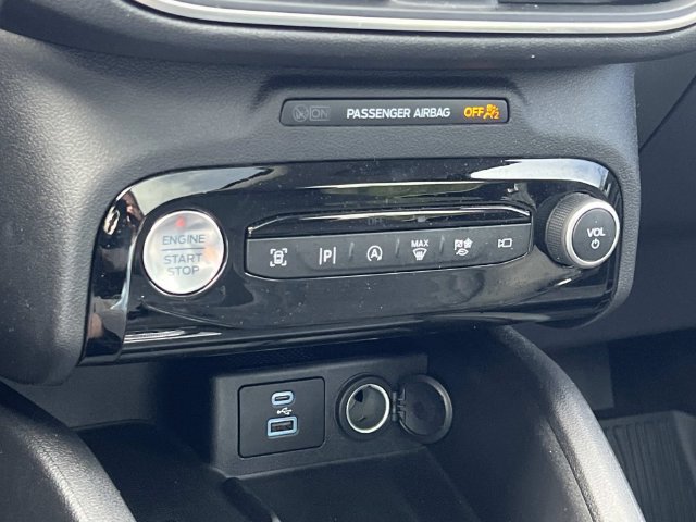 Certified 2023 Ford Escape Platinum w/ Premium Technology Package AWD/4WD image 29