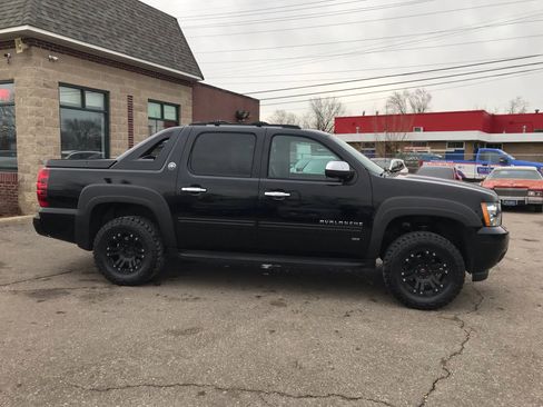 Used 2013 Chevrolet Avalanche LT w/ All-Star Edition image 4