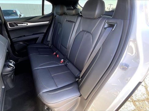 New 2025 Alfa Romeo Stelvio Sprint w/ Convenience Package image 10