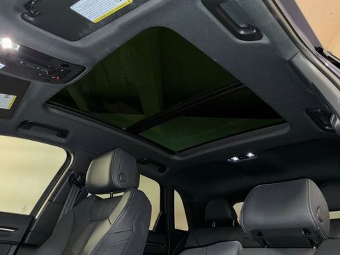 Used 2025 Audi Q3 2.0T Premium w/ Convenience Package image 5