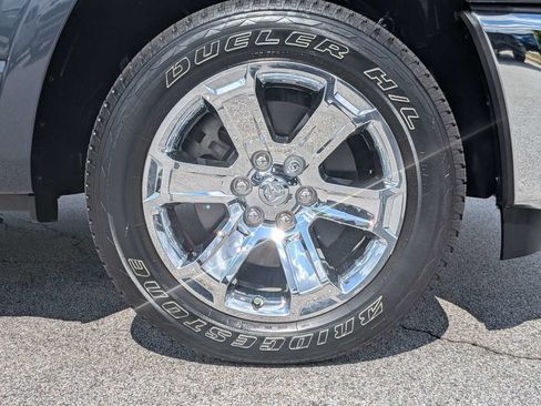 Used 2025 RAM 1500 Big Horn AWD/4WD image 11