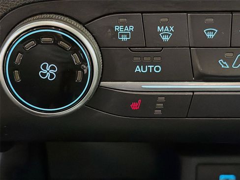 Used 2020 Ford Escape SE image 21