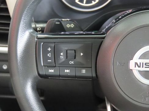 Used 2021 Nissan Rogue SV FWD image 45