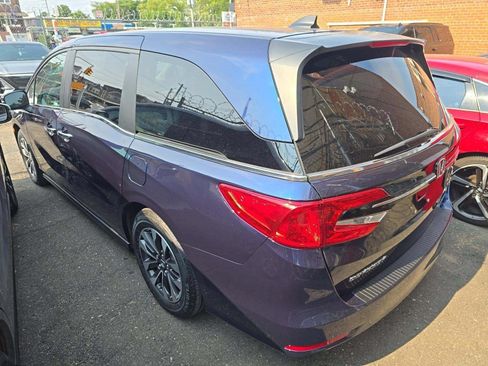 Used 2024 Honda Odyssey EX-L image 2