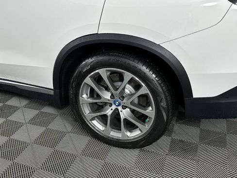 Used 2025 BMW X5 xDrive50e image 39