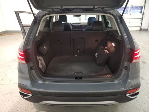Used 2022 Volkswagen Taos SEL w/ Panoramic Sunroof Package AWD/4WD image 24