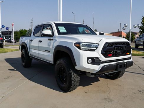 Certified 2023 Toyota Tacoma TRD Off-Road AWD/4WD image 2