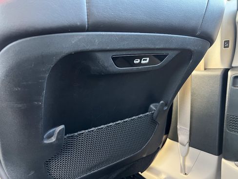 Used 2024 Chrysler Pacifica Touring-L FWD image 35