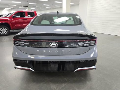 Used 2024 Hyundai Sonata SEL FWD image 4