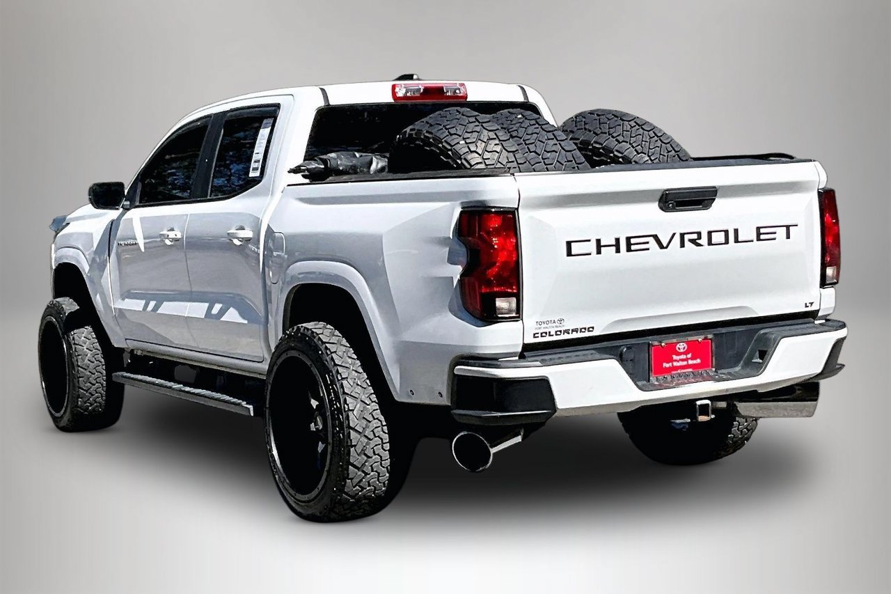 Used 2023 Chevrolet Colorado LT RWD image 4