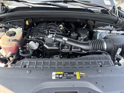 Used 2025 Jeep Grand Cherokee Altitude AWD/4WD image 34