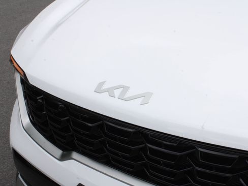 New 2026 Kia Sorento S image 3